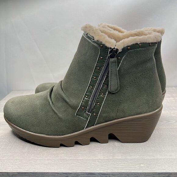 Skechers Olive suede Jumper Sweet Stud scrunch wedge booties NWT - Picture 4 of 7